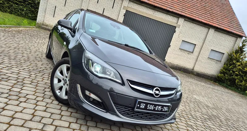 opel Opel Astra cena 40500 przebieg: 158907, rok produkcji 2014 z Człopa